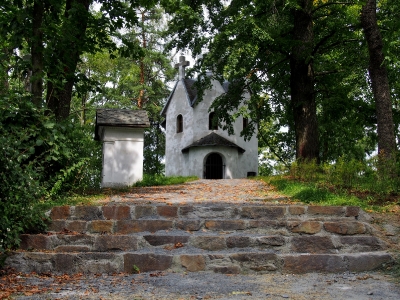 Moravský Beroun - Křížová cesta ke kostelu Povýšení sv. kříže  