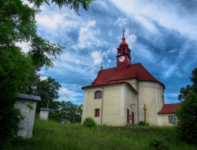 Stražisko - Kostel sv. Andělů Strážných s Křížovou cestou