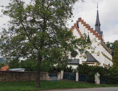 Tvarožná - Novogotický kostel sv. Mikuláše_3