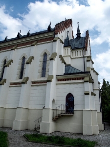 Tvarožná - Novogotický kostel sv. Mikuláše