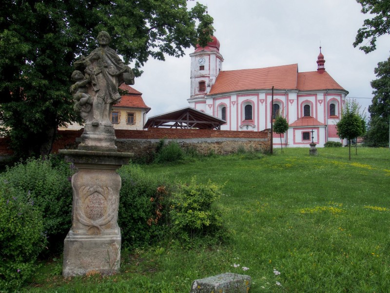 Lišťany - Kostel sv. Petra a Pavla_3