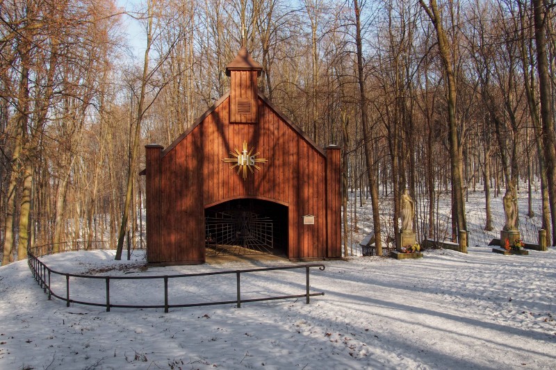 Dřevěná poutní  kaple sv. Kříže v Lískovci_3